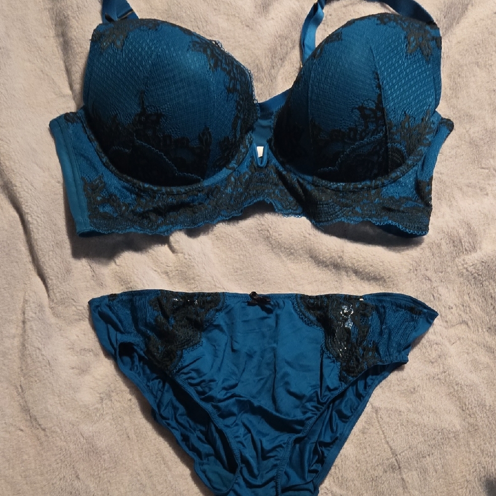 Cacique Blue and Black Bras with Underwire Support